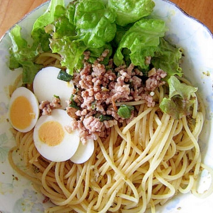 鶏味噌挽肉茹卵レタスパスタ